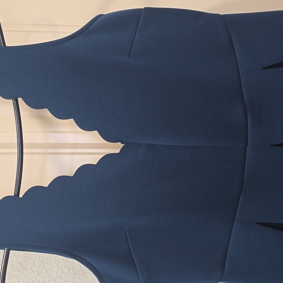 Dress - Picture 2 of 4